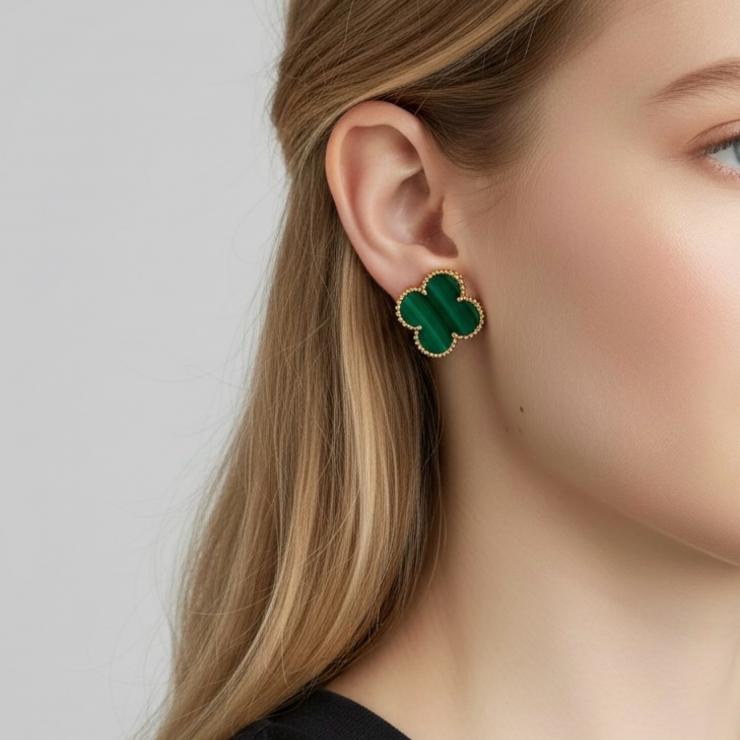 VanCleef&Arpels ヴァンクリーフ＆アーペル マジック アルハンブラ マラカイト ピアス Au750 K18 イエローゴールド ★美品★ ★箱付★
