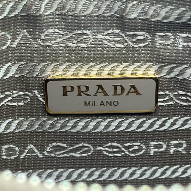 PRADA プラダ Re-Edition 2005 サフィアーノ チェーンショルダーバッグ ハンドバック 三角プレートロゴ レザー 1BH204 ★美品★