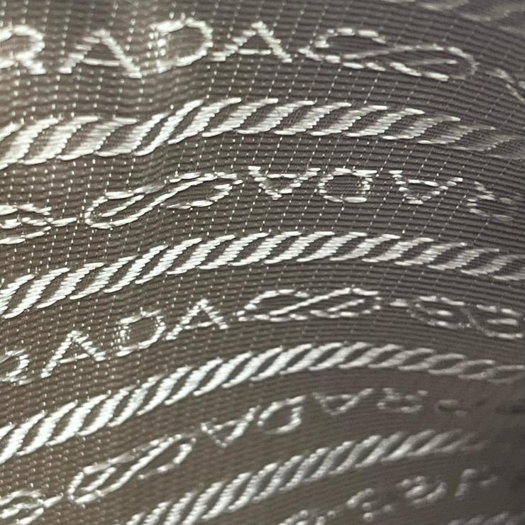 PRADA プラダ Re-Edition 2005 サフィアーノ チェーンショルダーバッグ ハンドバック 三角プレートロゴ レザー 1BH204 ★美品★