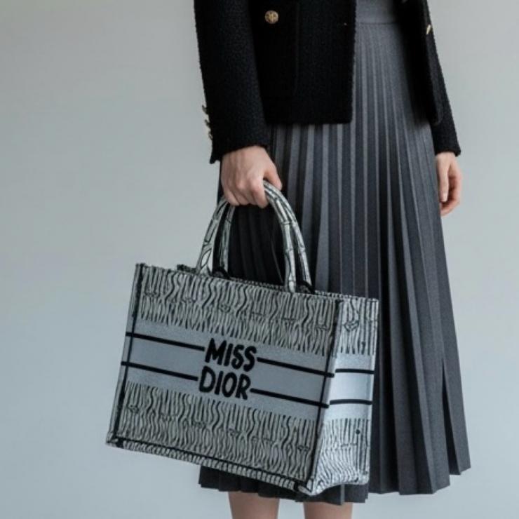 CHRISTIAN DIOR クリスチャンディオール ミスディオール ブックトート ミディアム キャンバストートバッグ ブルーxブラック 50MA★5264 ★日本限定★ギャラ付★