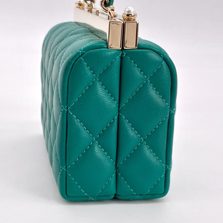 CHANEL シャネル ココマーク パール チェーンクラッチ ショルダーバッグ ラムスキン グリーン ゴールド金具 ランダムシール ★美品★