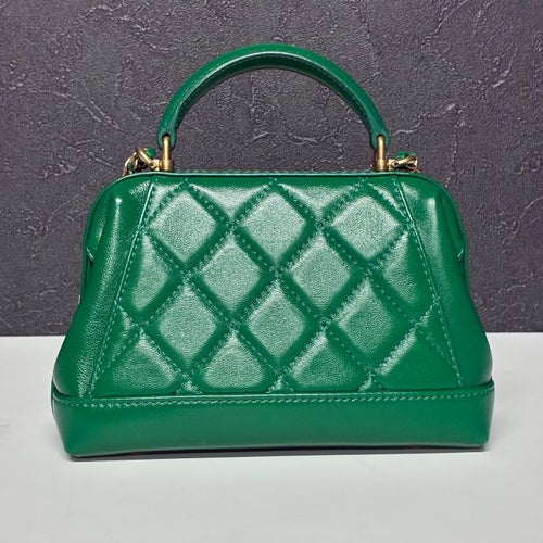 CHANEL シャネル マトラッセ メティエダール ラムスキン 2WAY トップハンドル チェーンショルダー グリーン ゴールド金具 ランダムプレート ★美品★