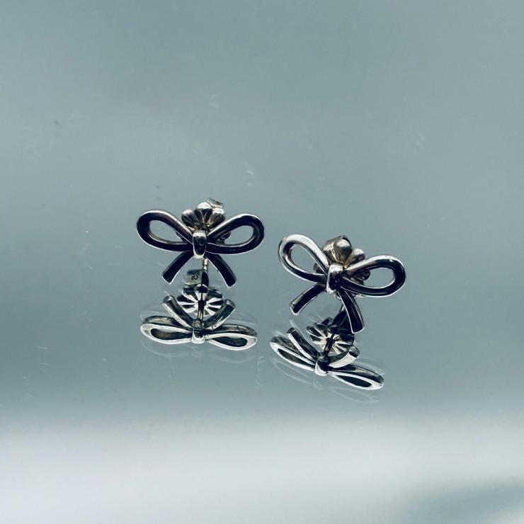 TIFFANY&Co. ティファニー リボン ティファニー ピアスSV925 保存袋 【中古】