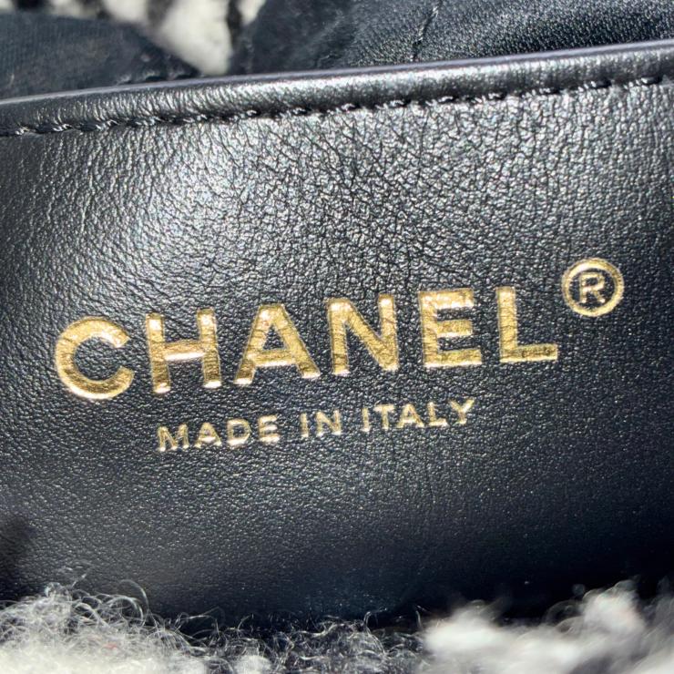 CHANEL シャネル 22 ミニ ウール カメリア ツイード 2WAY ハンドバッグ ショルダー チェーンストラップ ランダムプレート ゴールドカラー金具 チャーム ブラック ★美品★