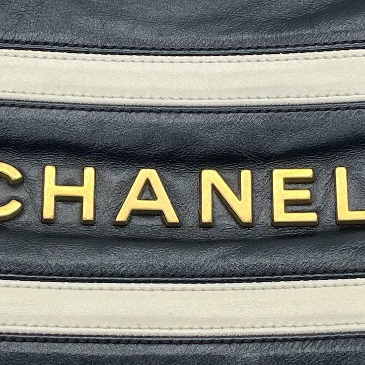 CHANEL シャネル CHANEL22 スモール シャイニーカーフスキンハンドバッグ トートバッグ ブラック ホワイト ゴールド ★美品★