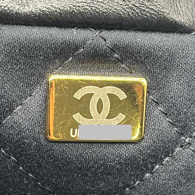 CHANEL シャネル CHANEL22 スモール シャイニーカーフスキンハンドバッグ トートバッグ ブラック ホワイト ゴールド ★美品★